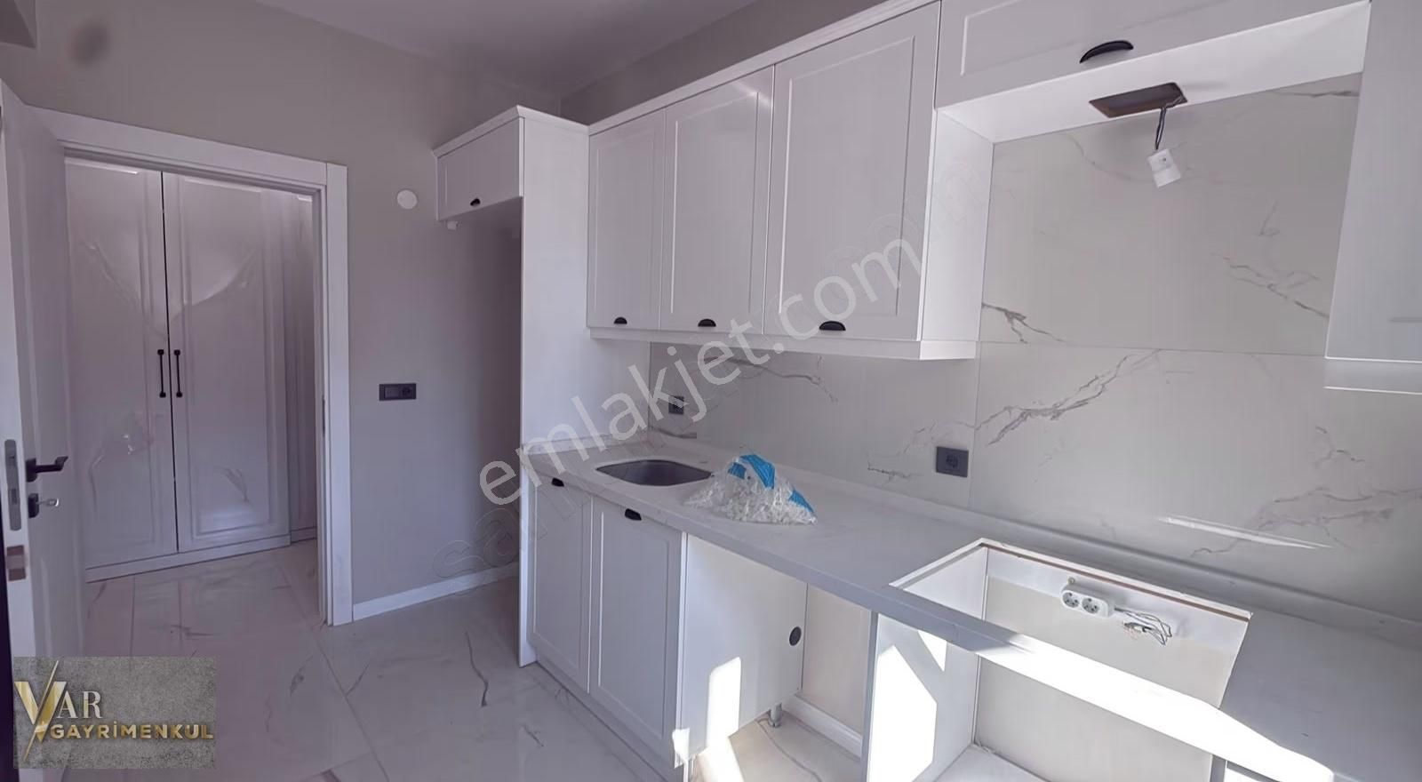 Kapaklı Merkezde 2+1 Lüx Ön Cephe 85m2 İskanlı 0 Daire - Görsel 9