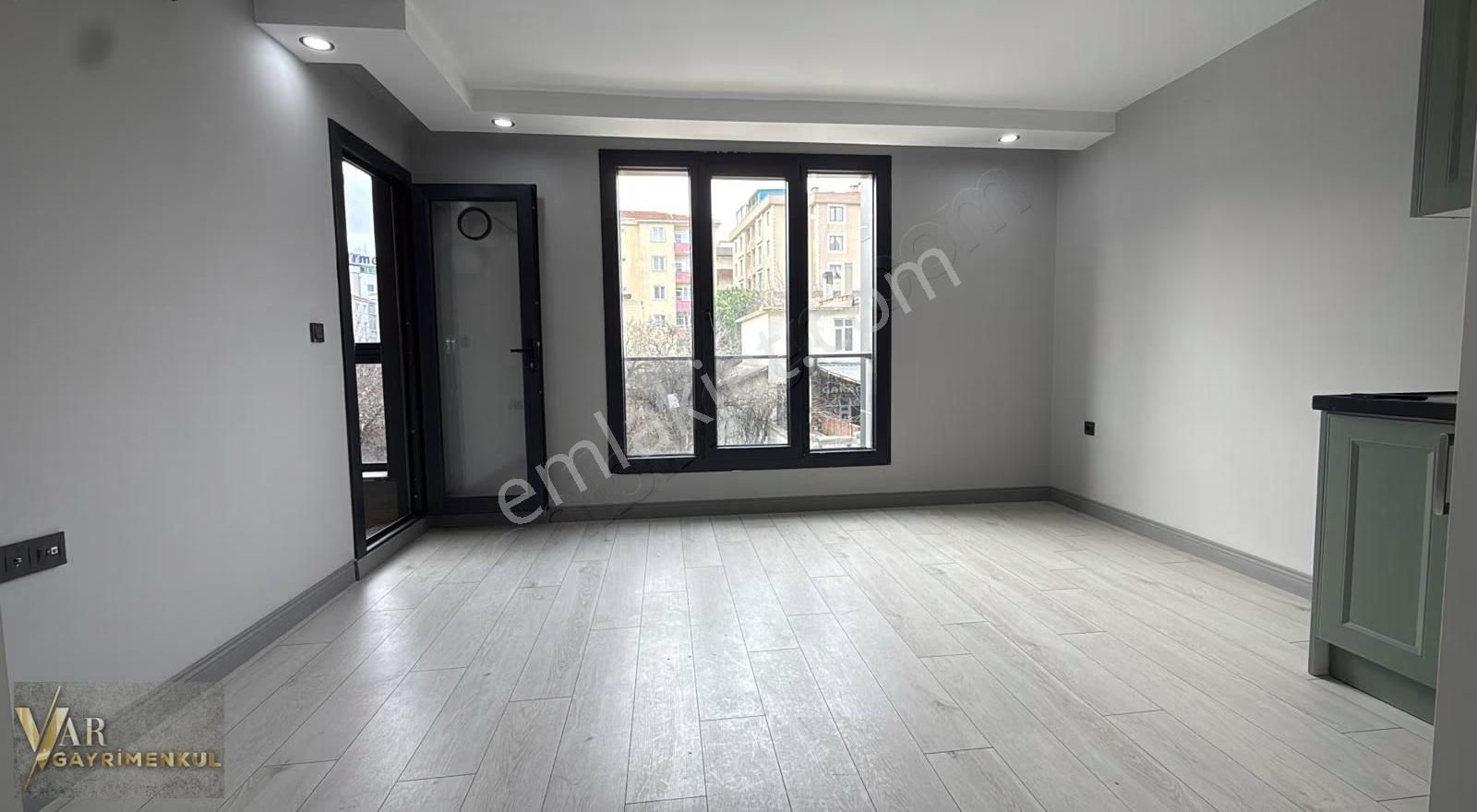 Çerkezköy Merkez'de 1+1 Kiralık Geniş Ferah Ofis/büro