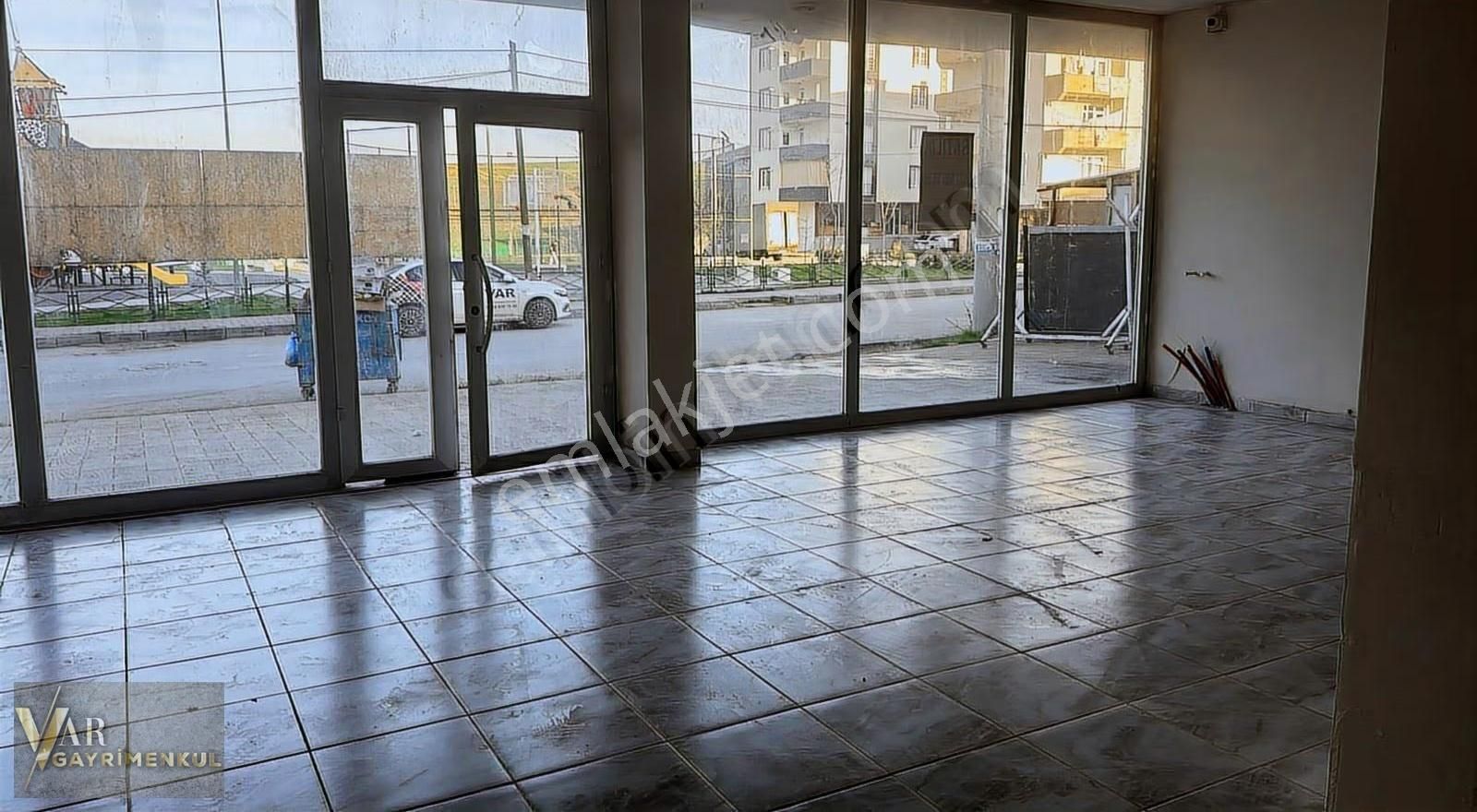 Çerkezköy Kızılpınar'da Osmanlı Caddesine Cephe 10m2 Dükkan