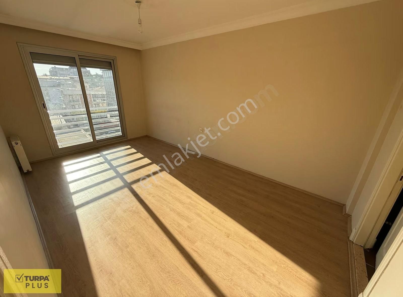 Üçyol Metro Ve Egepol Hastanesi Yakını Kiralık 3+1 Daire - Görsel 4