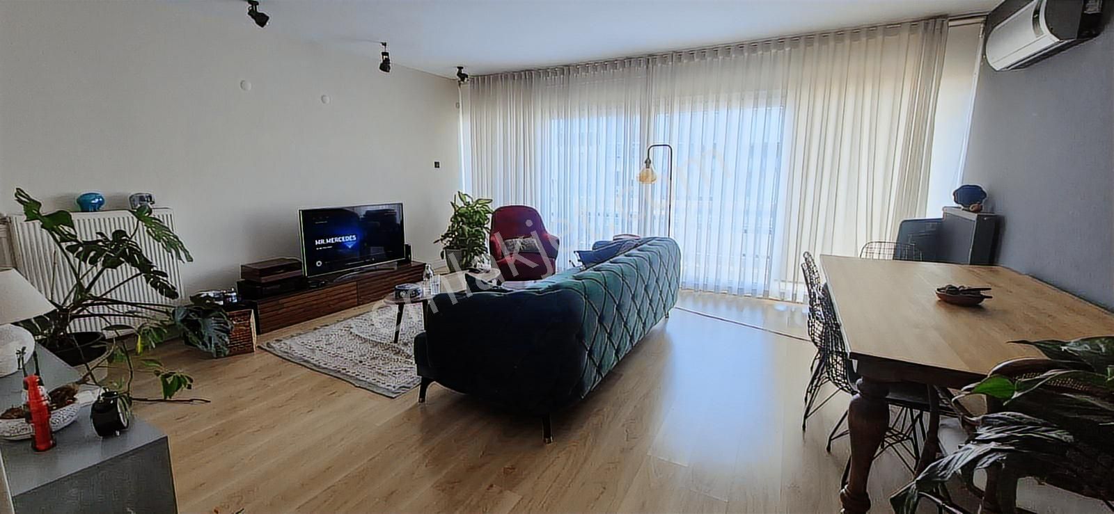 Bostanlı Hüseyin Yurttaş Sokakta 3+1 Kiralık Daire