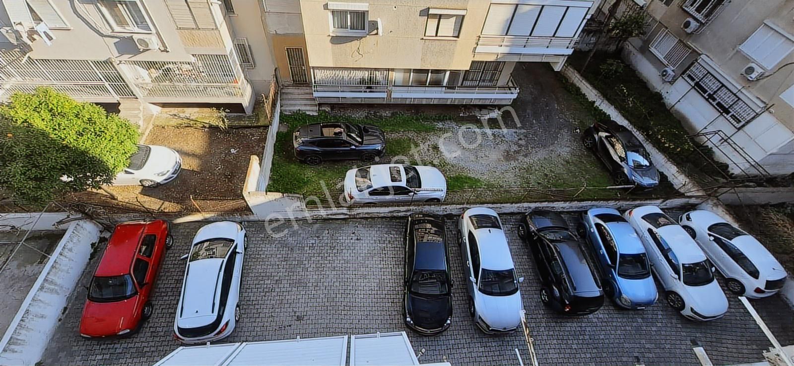 Bostanlı Hüseyin Yurttaş Sokakta 3+1 Kiralık Daire - Görsel 22