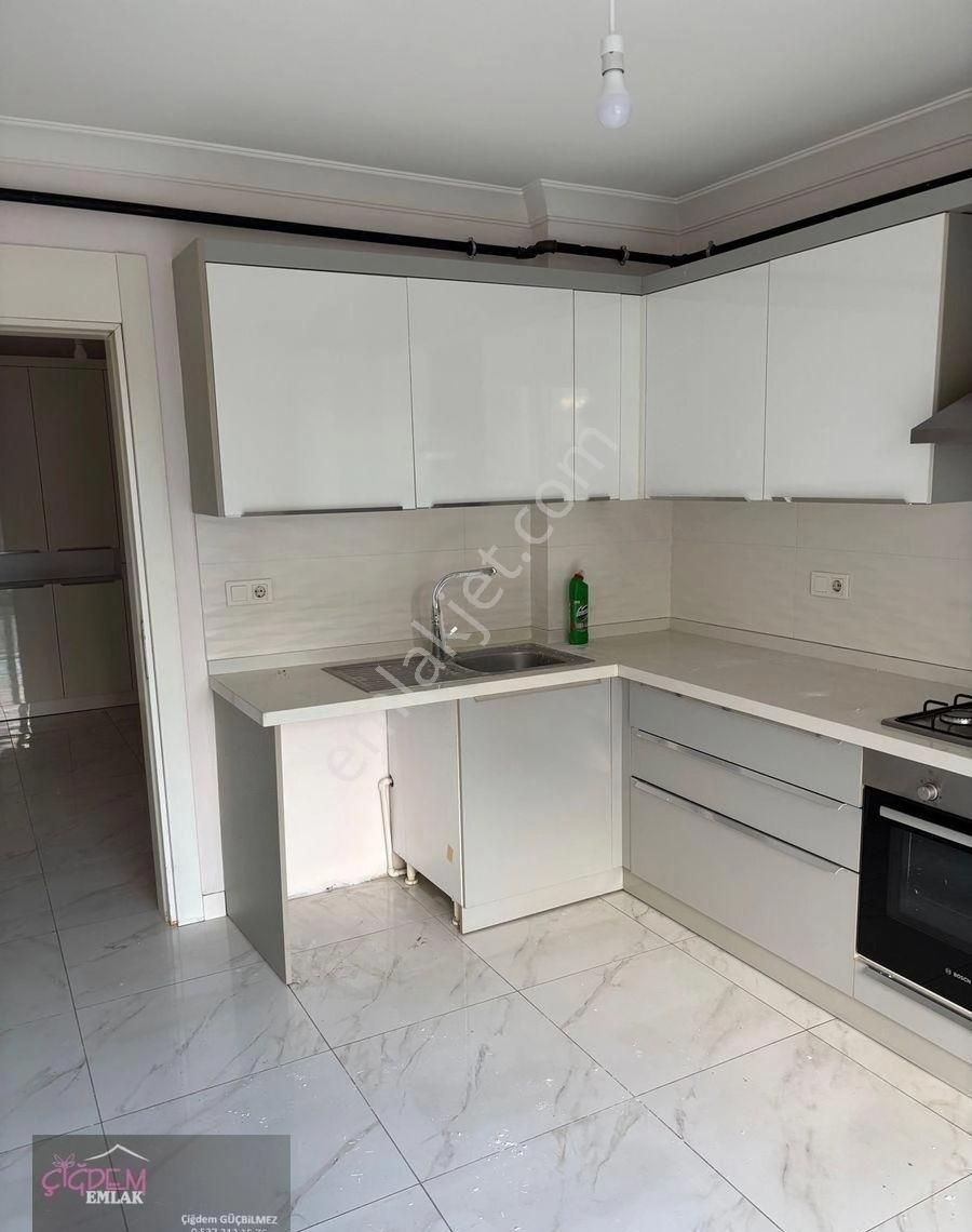 Bergama-fatih Mahallesinde, Geniş 3+1,kiralık - Görsel 11