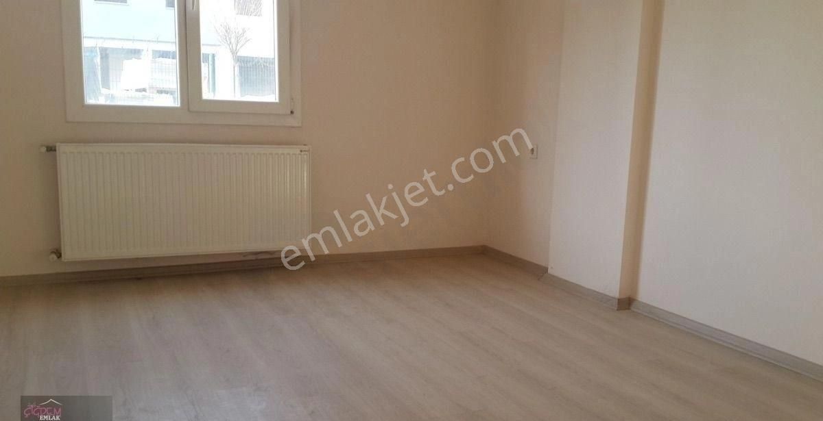 Bergama-fatih Mahallesinde, Geniş 3+1,kiralık - Görsel 2