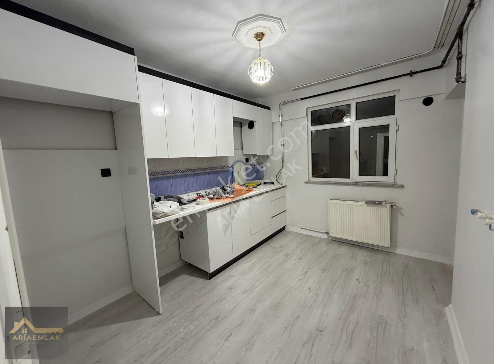 Aria Emlak'dan Satılık 2+1 İçi Full Yenilenmiş Ara Kat Daire