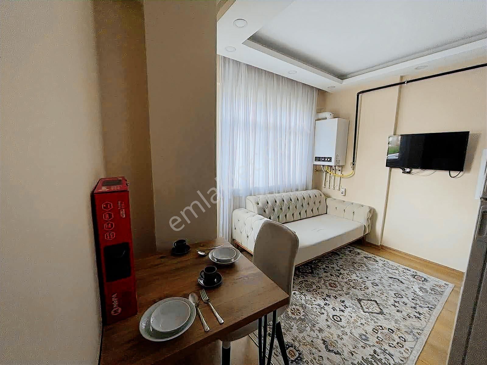 Metrobüse Yürüme Mesafede Full Eşyalı 1+1 Daire