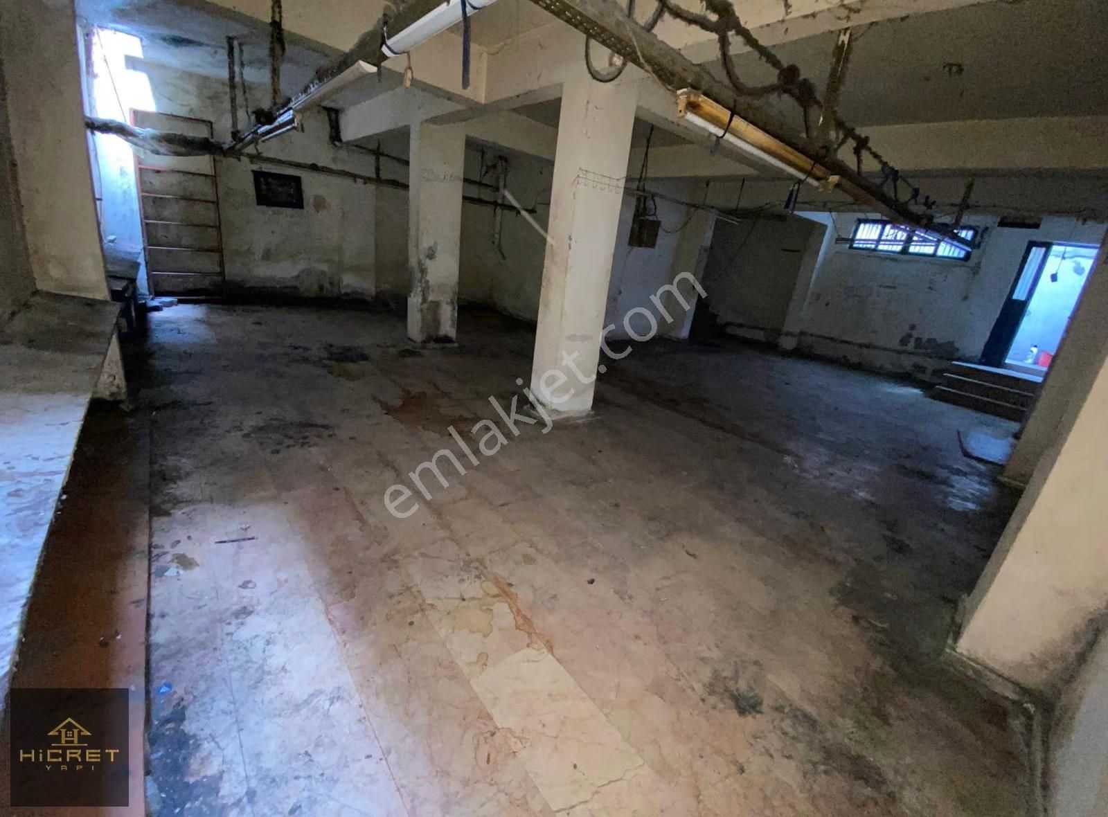 Hicret'den U.mumcu Mh. Caddeye Yakın 100 M² Kiralık Dükkan - Görsel 15