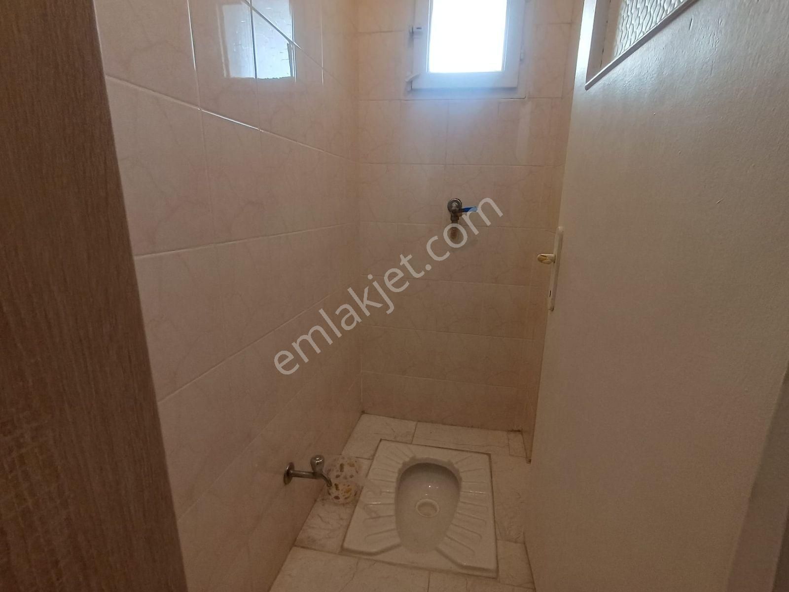 Çaldıran Mah. 520 Sokakta 3+1 Bağımsız Salon Ön Cephe - Görsel 19