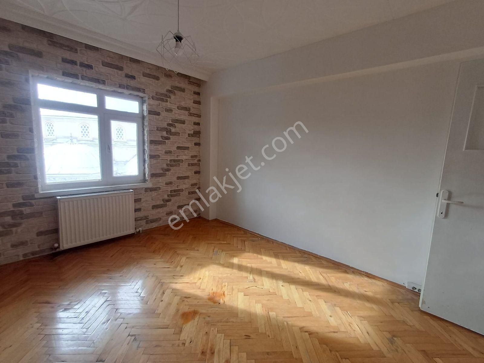 Çaldıran Mah. 520 Sokakta 3+1 Bağımsız Salon Ön Cephe - Görsel 11