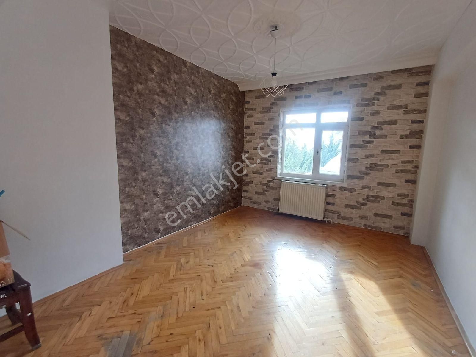 Çaldıran Mah. 520 Sokakta 3+1 Bağımsız Salon Ön Cephe - Görsel 7