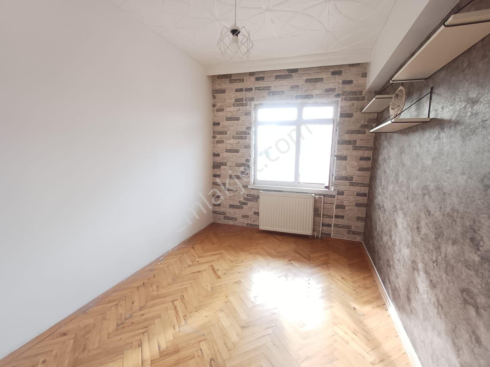 Çaldıran Mah. 520 Sokakta 3+1 Bağımsız Salon Ön Cephe - Görsel 16