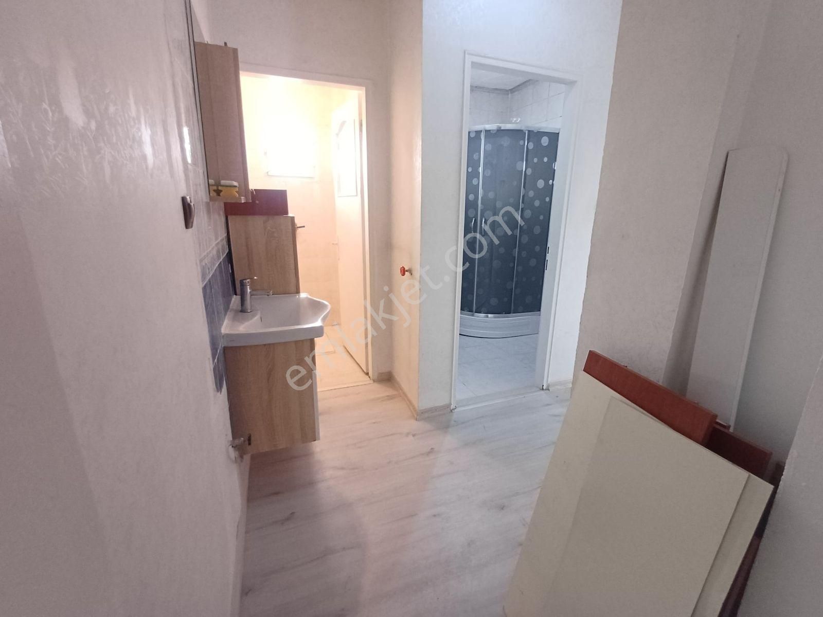 Çaldıran Mah. 520 Sokakta 3+1 Bağımsız Salon Ön Cephe - Görsel 9