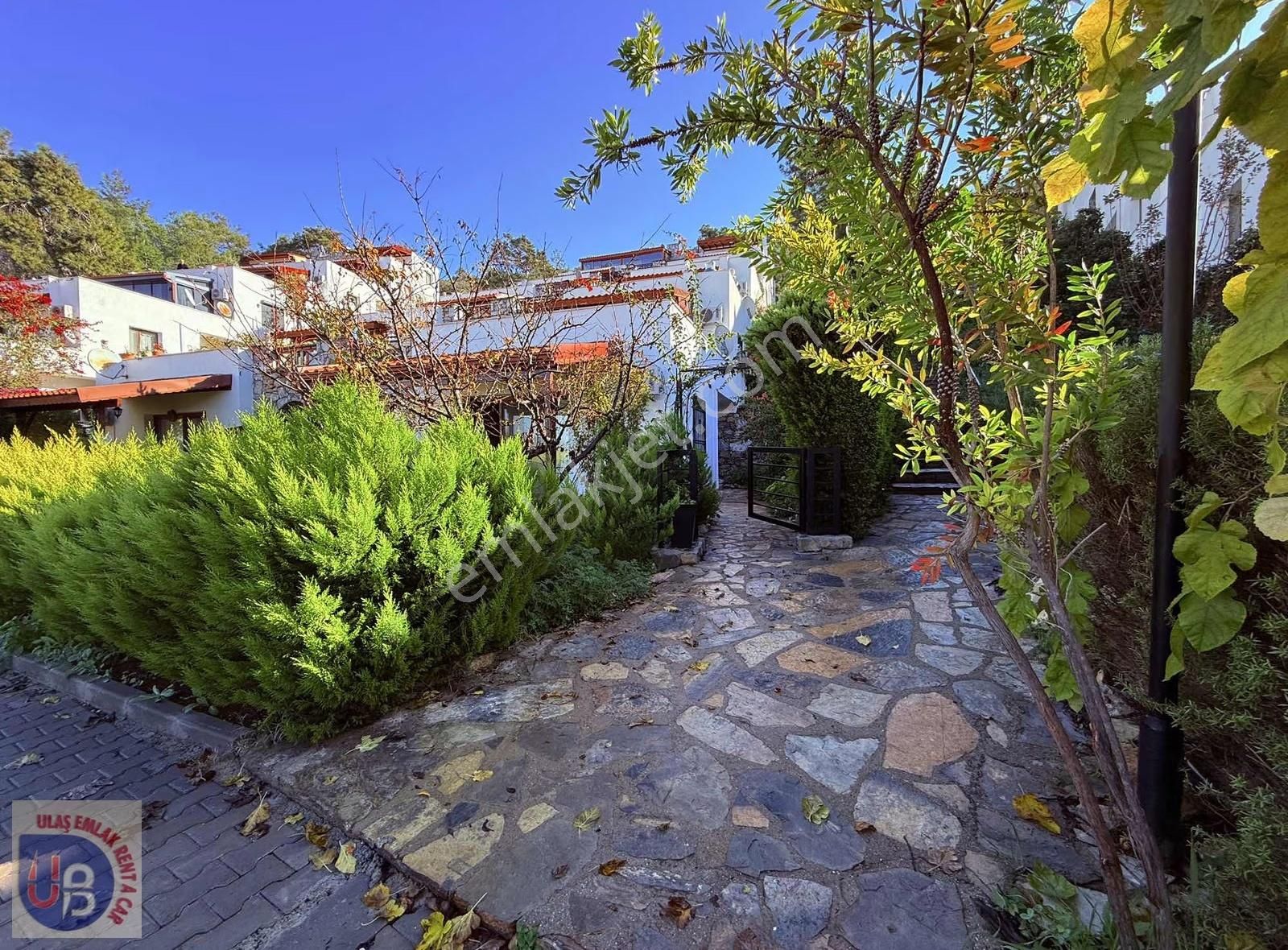 Akbük'te Satılık Bahçeli Tek Kat 2+1 Deniz Manzaları Daire - Görsel 2