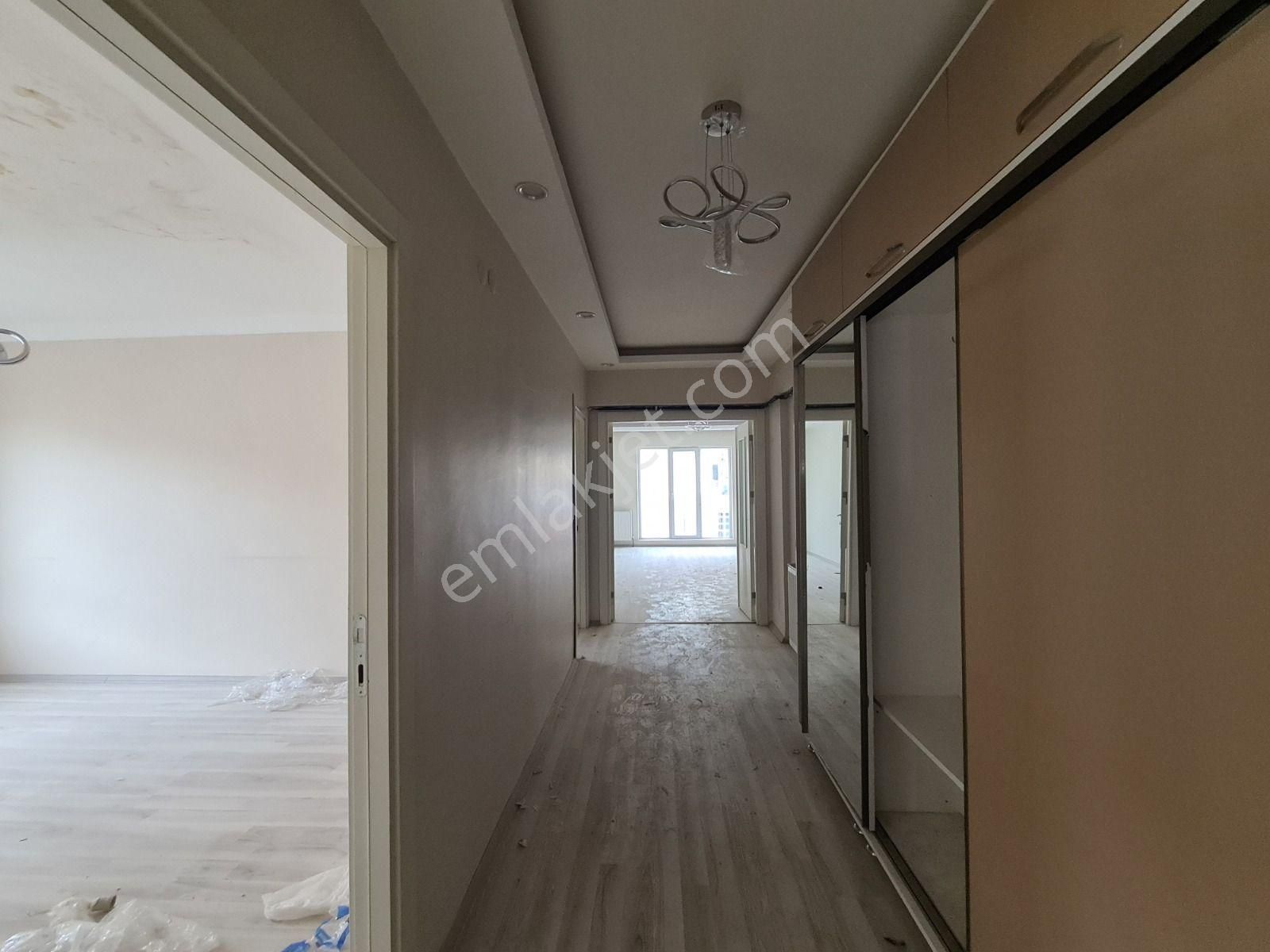 Murat Çobanoğlu Bulvarı Paraleli Emsalsiz Genişlikte Kiralık 3+1 - Görsel 17