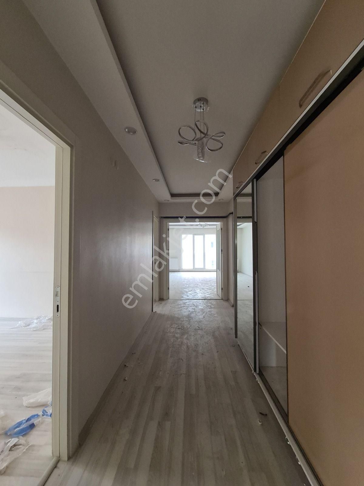 Murat Çobanoğlu Bulvarı Paraleli Emsalsiz Genişlikte Kiralık 3+1 - Görsel 18