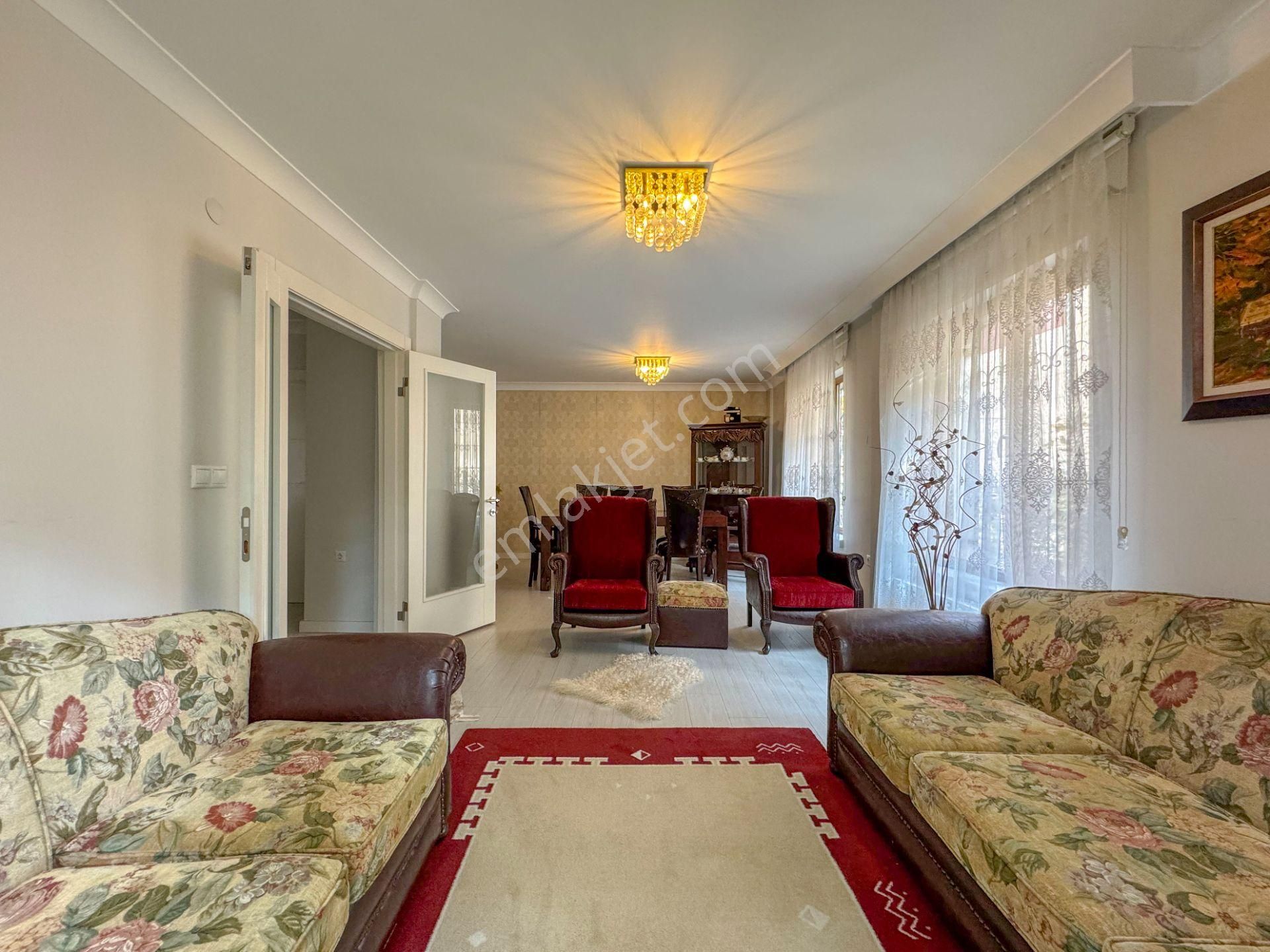 Pursakların En Güzel Yerde!!! Mehmet Zengin'den Bahçeli Villa 3 Kat 5+2 3 Banyo Şık Modern - Görsel 8