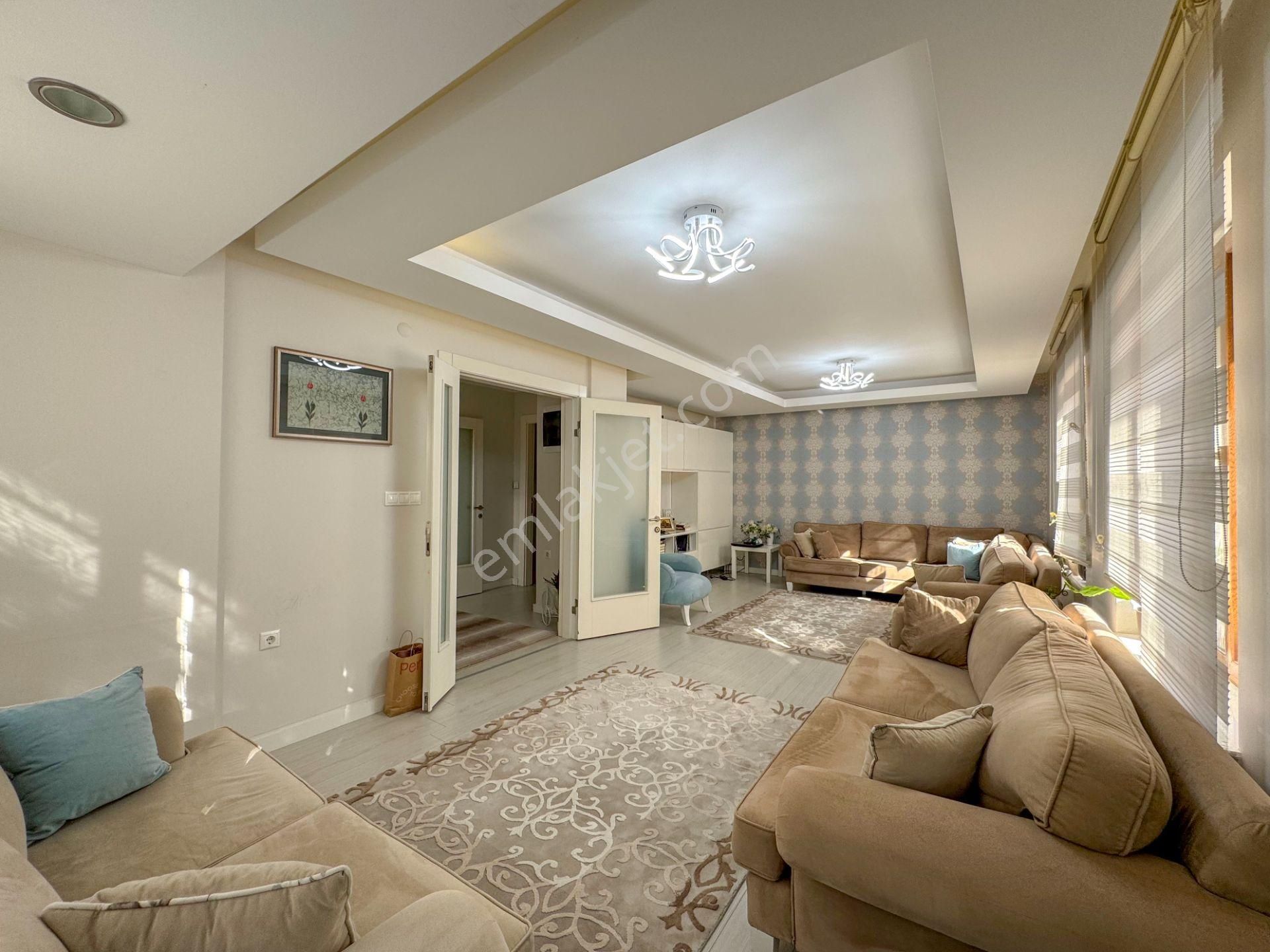 Pursakların En Güzel Yerde!!! Mehmet Zengin'den Bahçeli Villa 3 Kat 5+2 3 Banyo Şık Modern - Görsel 5