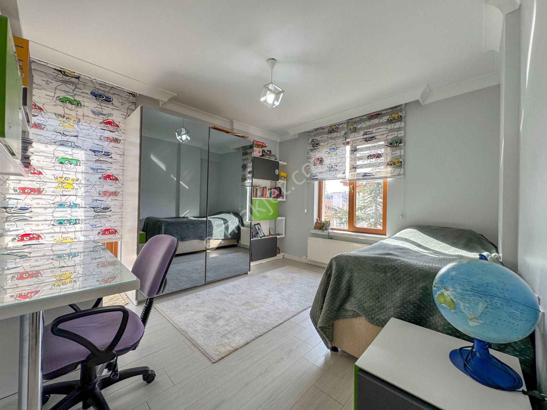 Pursakların En Güzel Yerde!!! Mehmet Zengin'den Bahçeli Villa 3 Kat 5+2 3 Banyo Şık Modern - Görsel 21