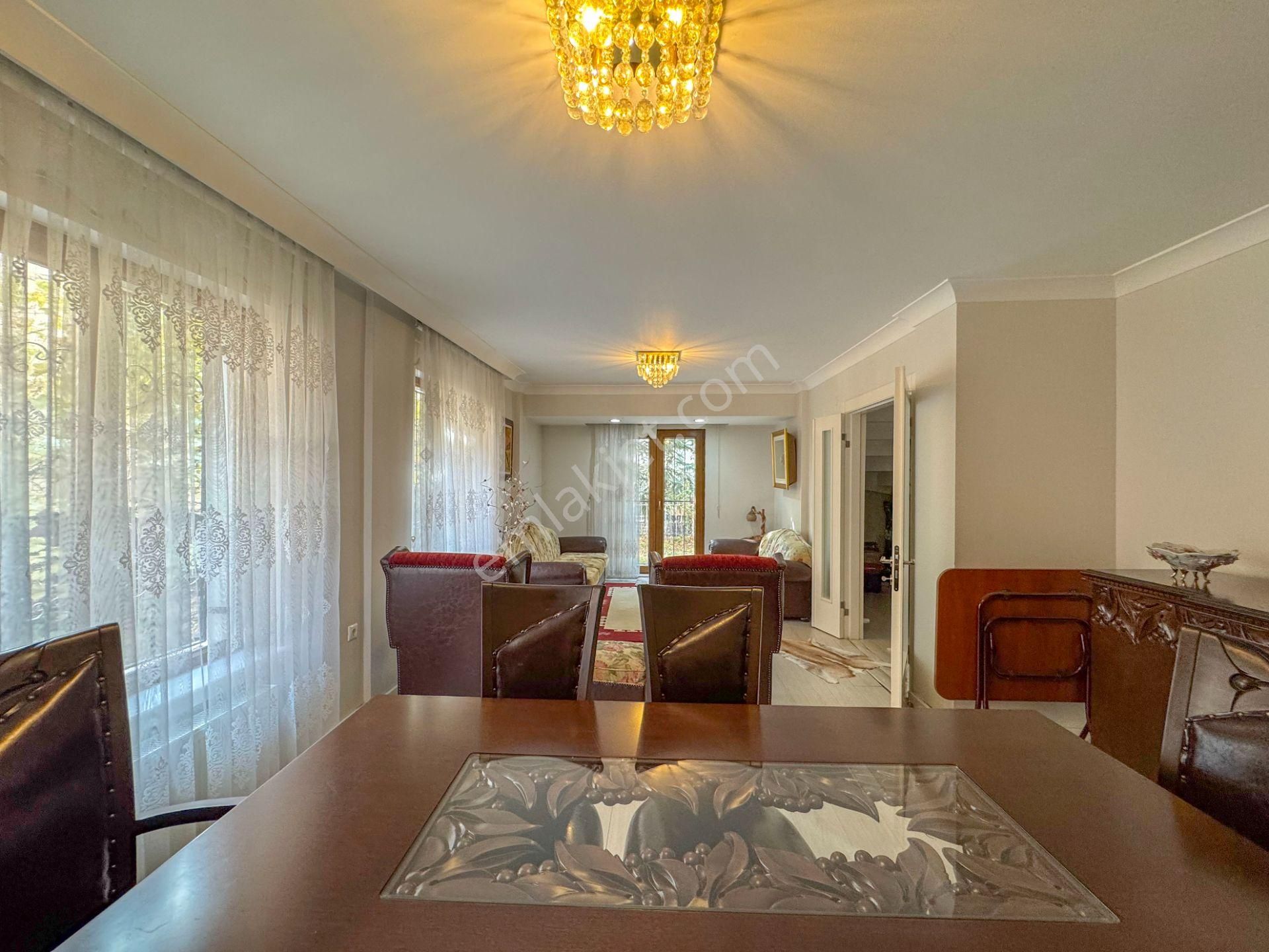 Pursakların En Güzel Yerde!!! Mehmet Zengin'den Bahçeli Villa 3 Kat 5+2 3 Banyo Şık Modern - Görsel 7