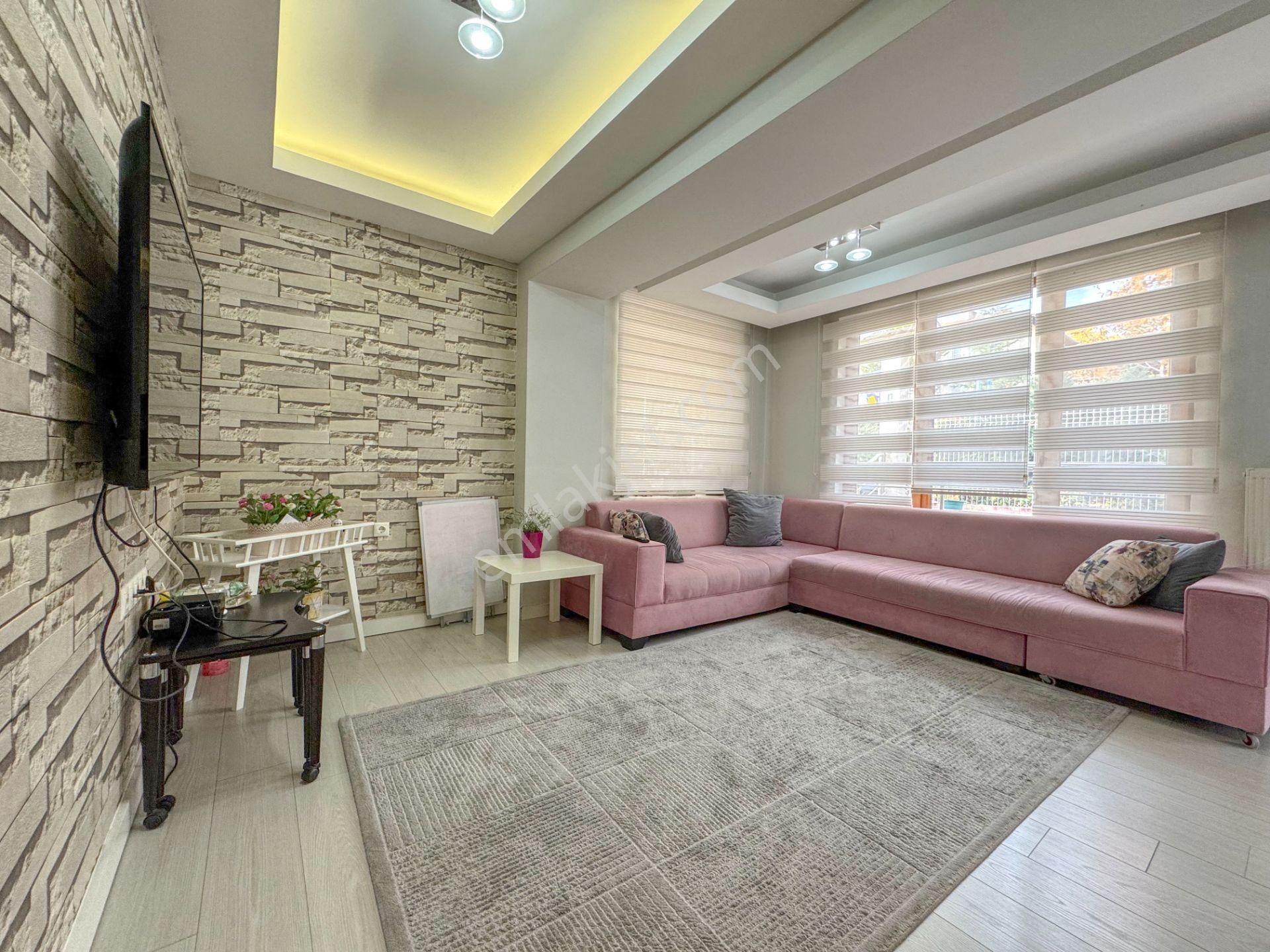 Pursakların En Güzel Yerde!!! Mehmet Zengin'den Bahçeli Villa 3 Kat 5+2 3 Banyo Şık Modern - Görsel 6