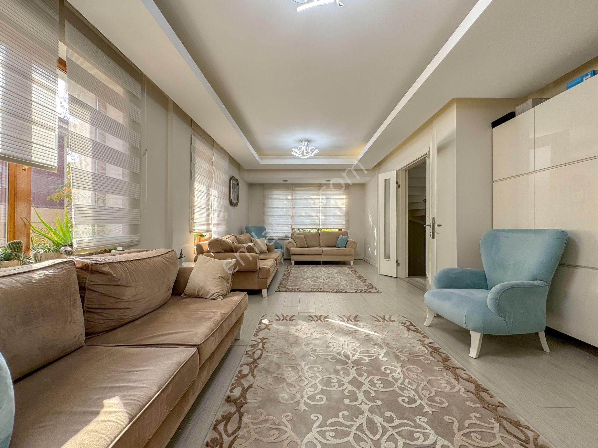 Pursakların En Güzel Yerde!!! Mehmet Zengin'den Bahçeli Villa 3 Kat 5+2 3 Banyo Şık Modern - Görsel 10