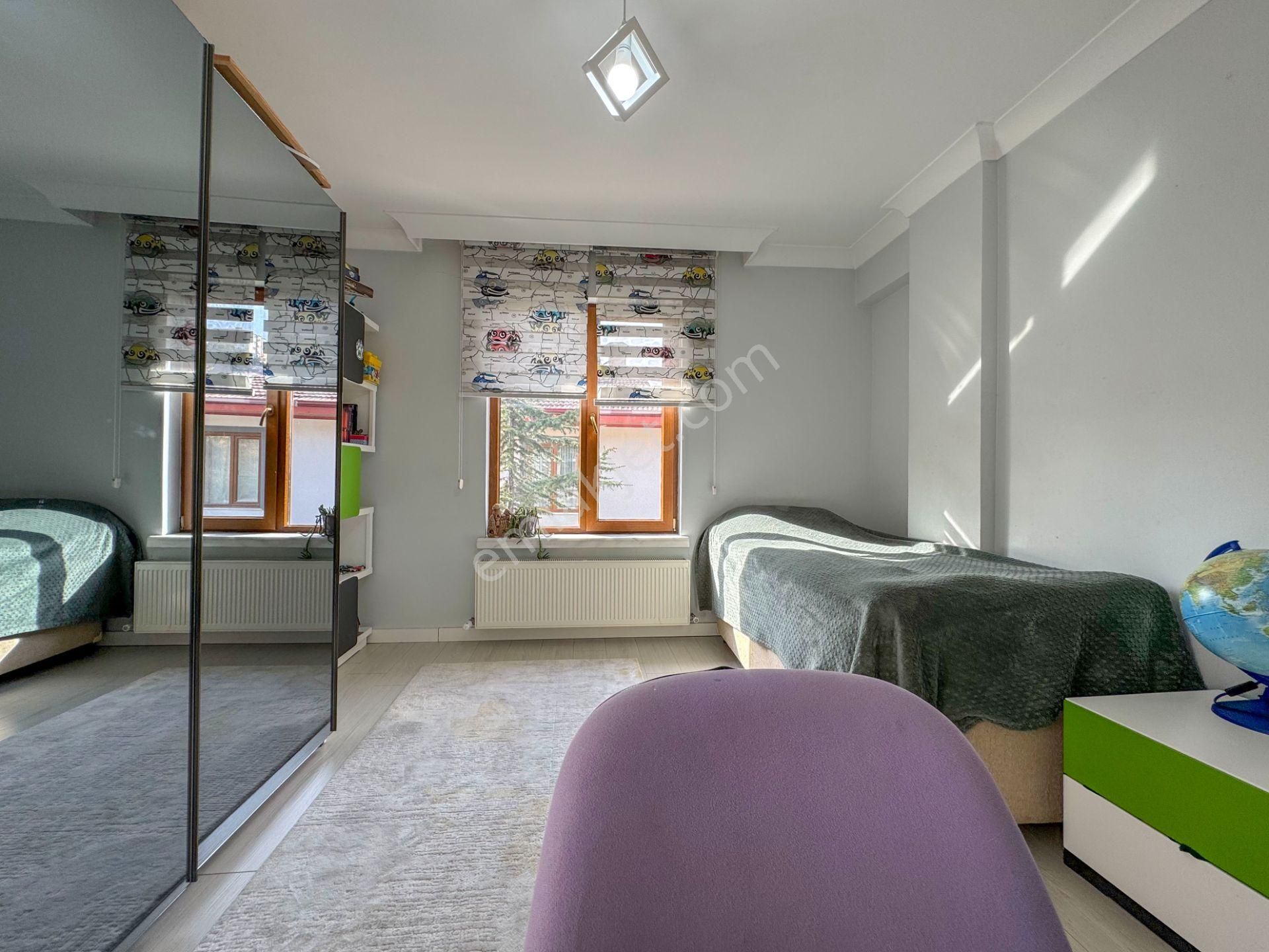 Pursakların En Güzel Yerde!!! Mehmet Zengin'den Bahçeli Villa 3 Kat 5+2 3 Banyo Şık Modern - Görsel 22
