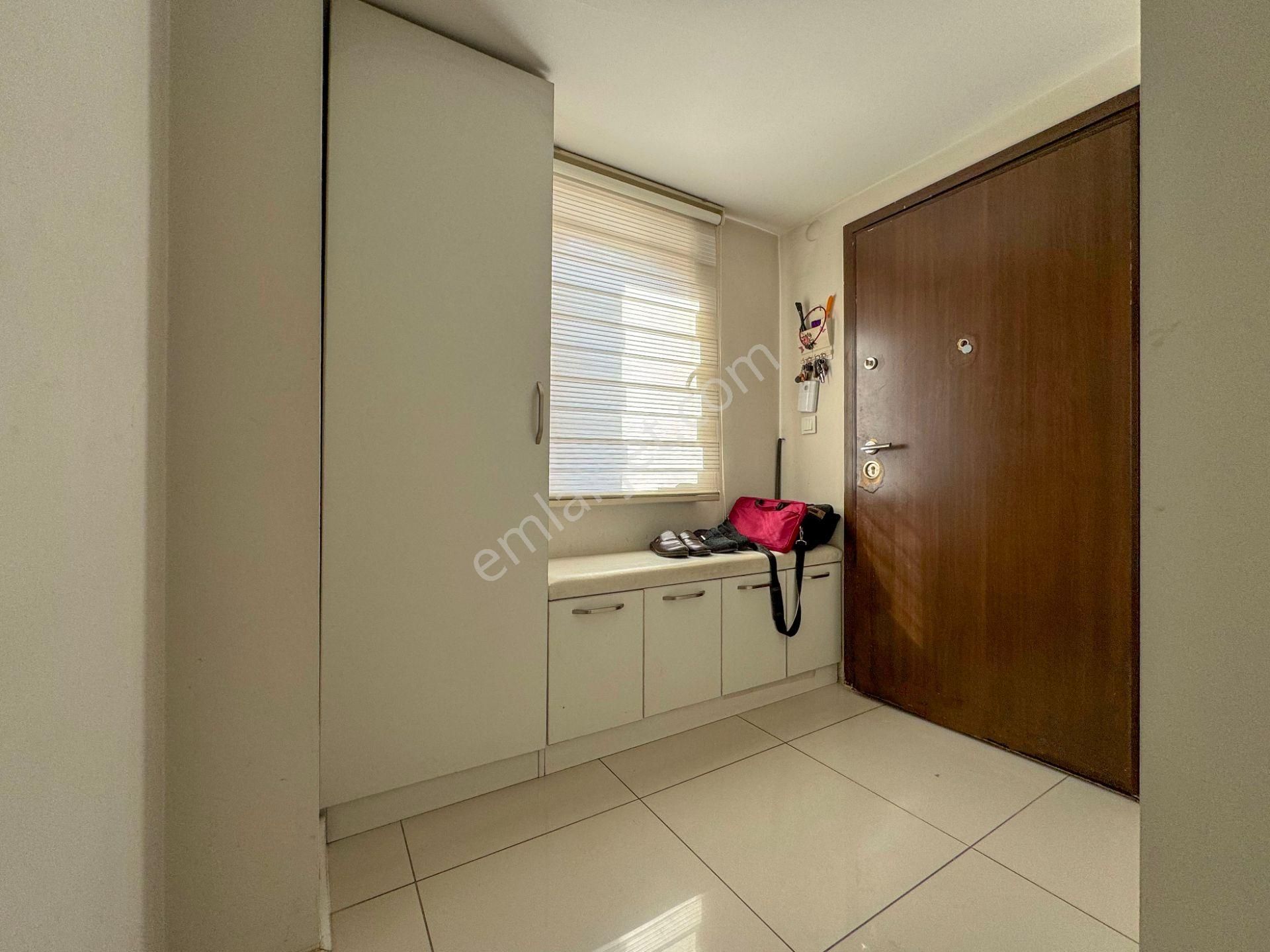 Pursakların En Güzel Yerde!!! Mehmet Zengin'den Bahçeli Villa 3 Kat 5+2 3 Banyo Şık Modern - Görsel 15