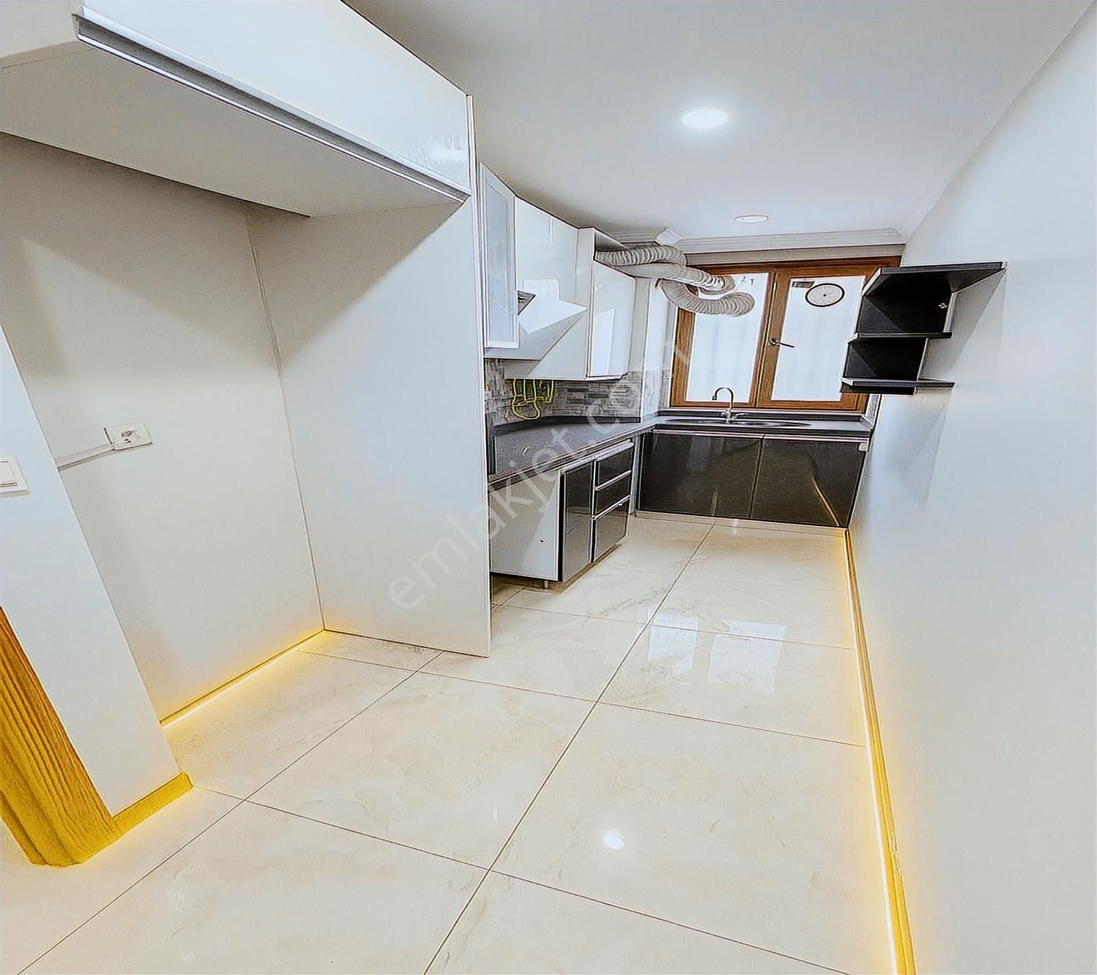 Beylikdüzü Haftanın Fırsatı Yatırıma Ve Oturuma Uygun 2+1 Daire - Görsel 3