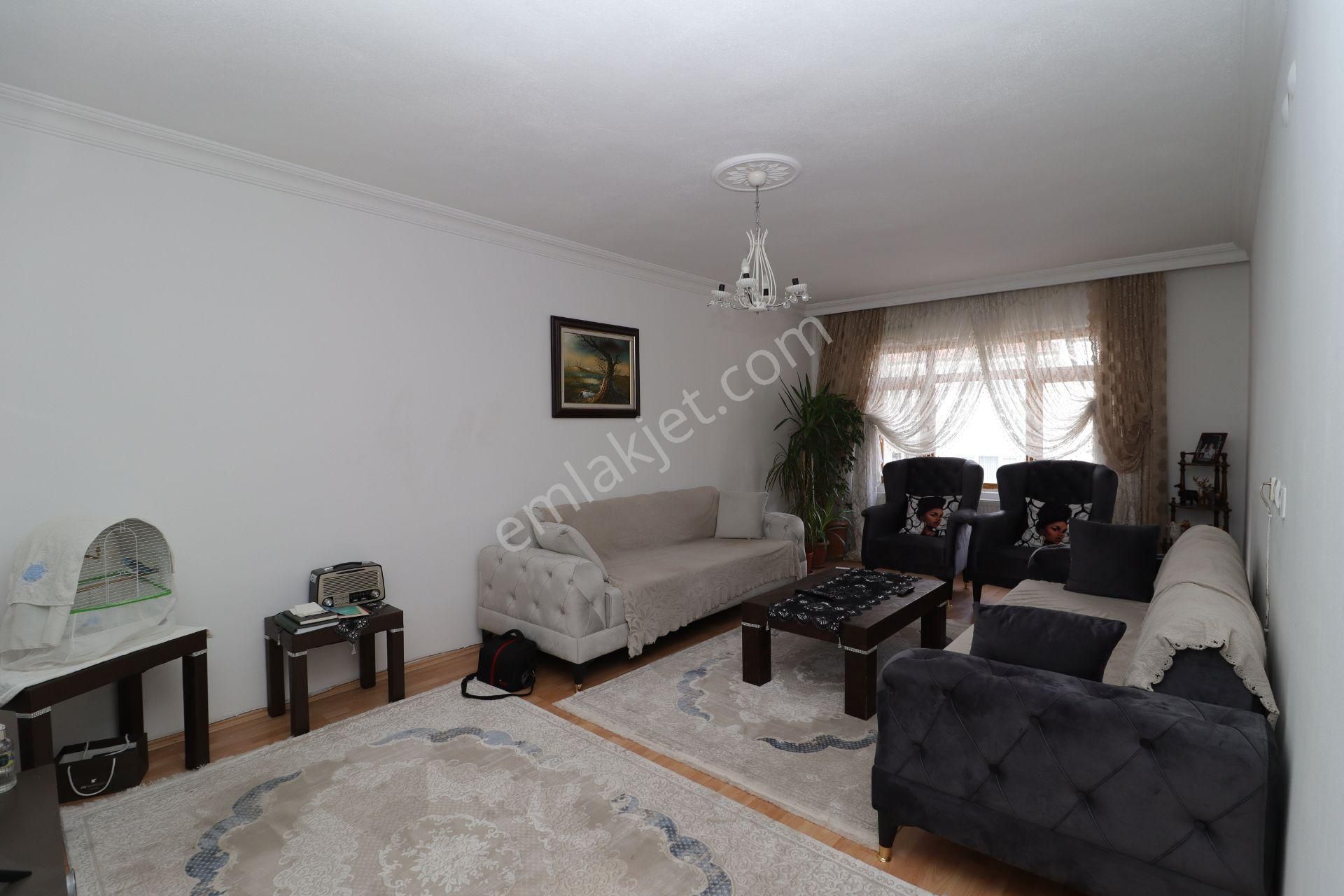 Akif'ten Elvankent Topçu'da Katta Ön Cephe Geniş 2+1 Satılık Daire - Görsel 3