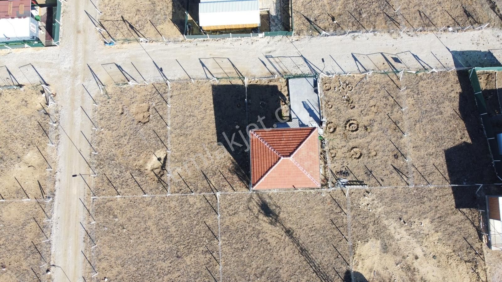 Keskin Emlak'tan 200m² Kurulu Düzen Evli Bahçe - Görsel 4