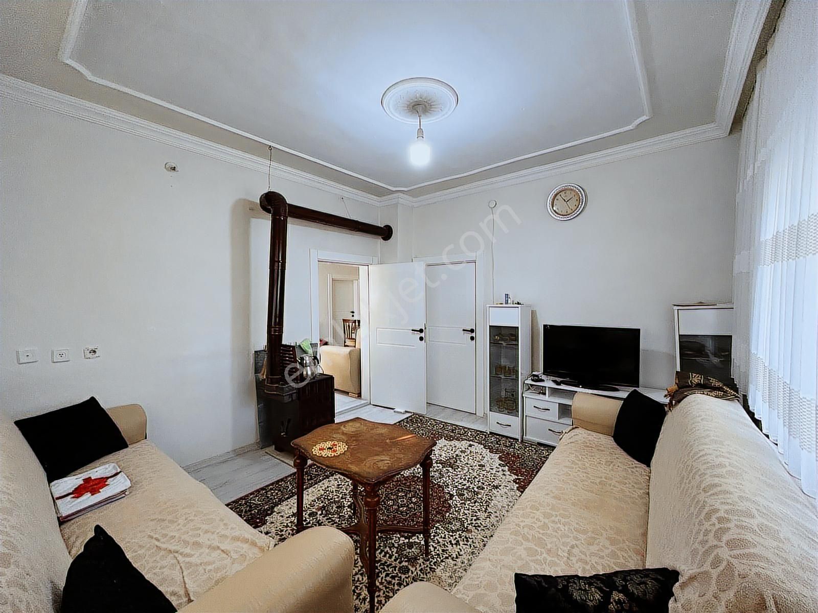 Eskicamide 602m² Çift Yola Cepheli Göl Manzaralı 3 Katlı Ev - Görsel 30