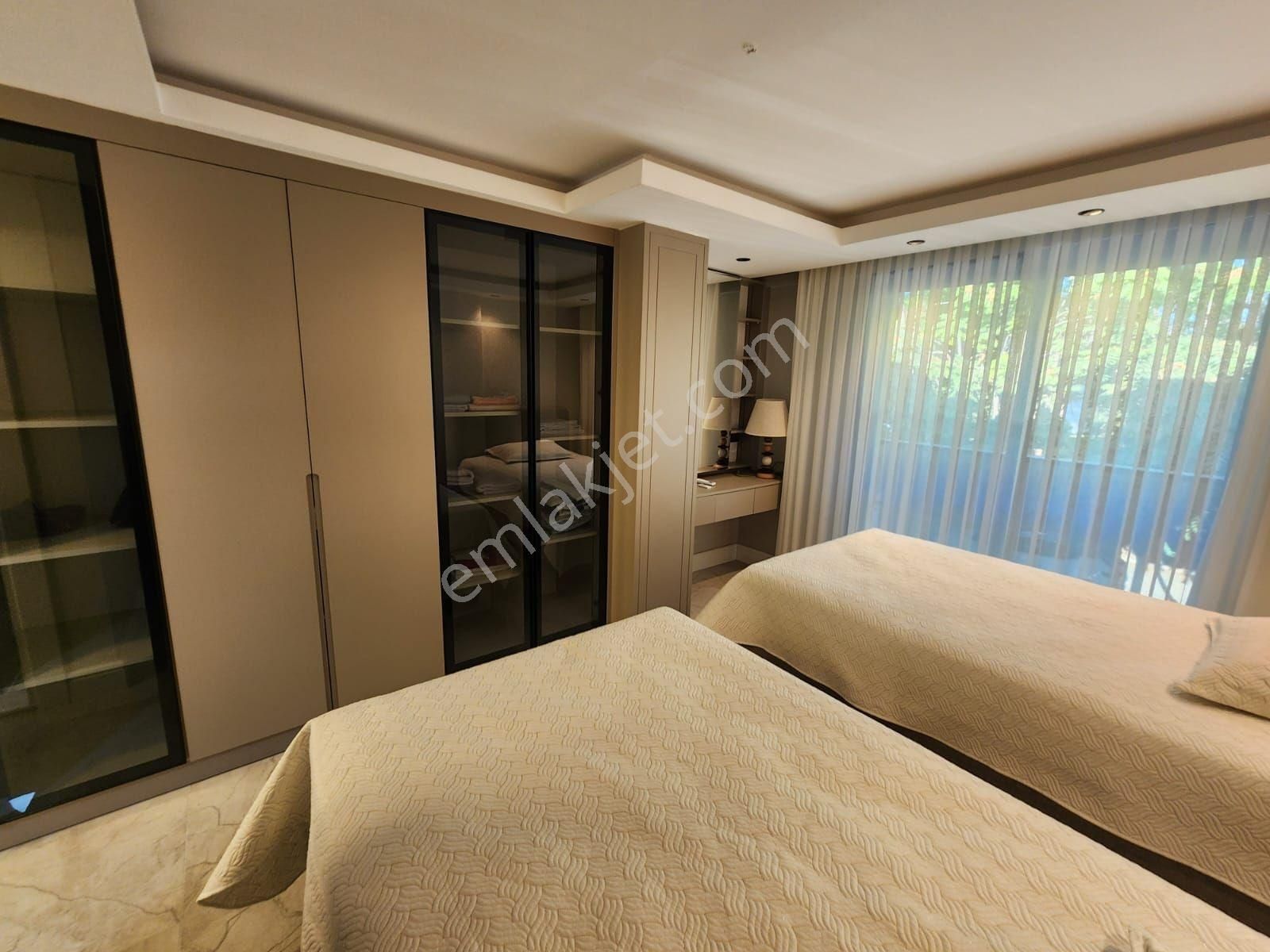 Kuşadası Siteler Plaja 400m Özel Havuzlu 4+1 Satılık Villa - Görsel 16