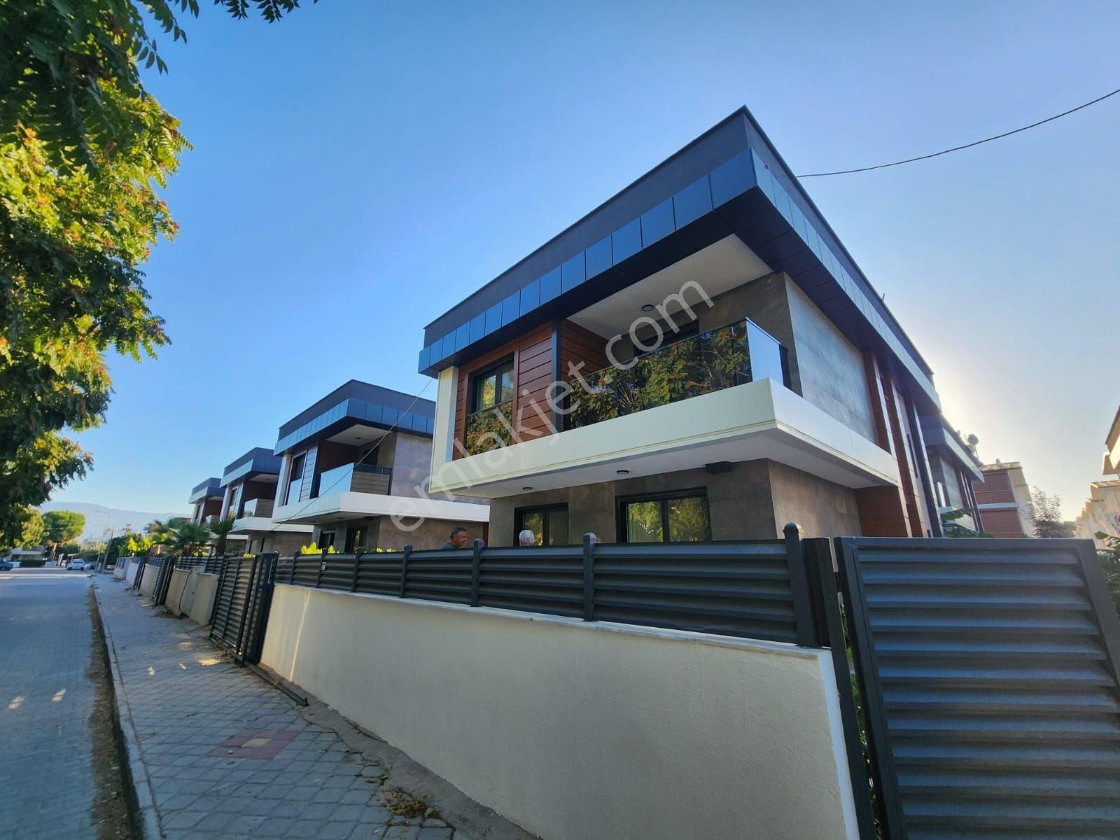 Kuşadası Siteler Plaja 400m Özel Havuzlu 4+1 Satılık Villa - Görsel 2