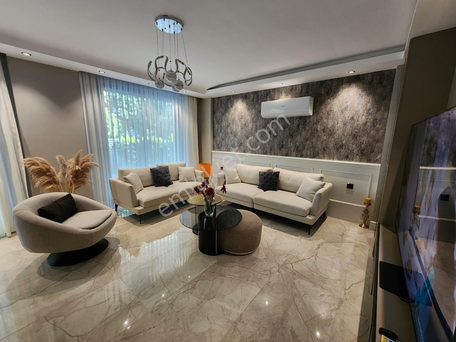 Kuşadası Siteler Plaja 400m Özel Havuzlu 4+1 Satılık Villa - Görsel 10