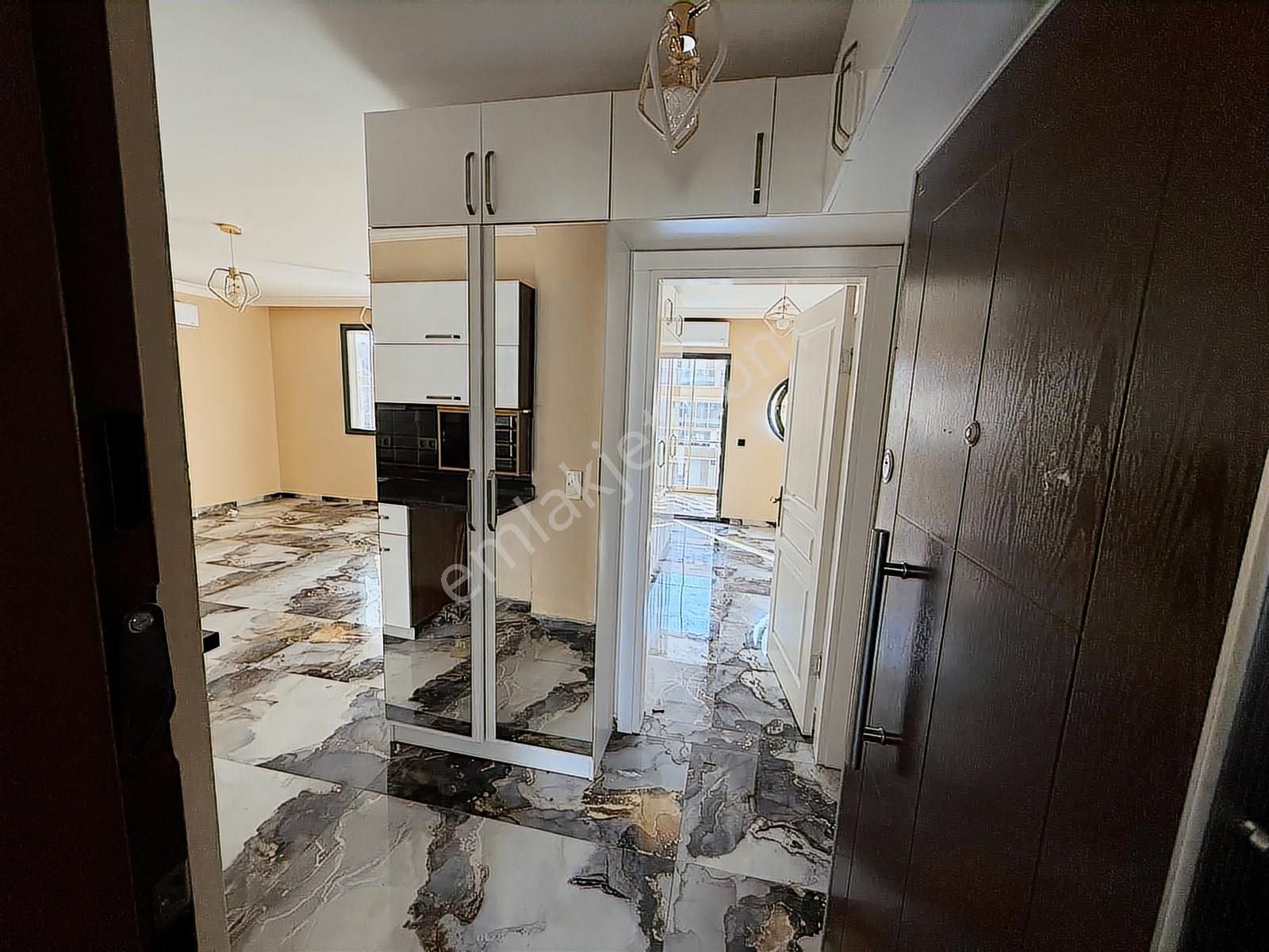 Kuşadası Merkeze Yakın Havuzlu Site Ekstralı Arakat 3+1 Satılık - Görsel 21