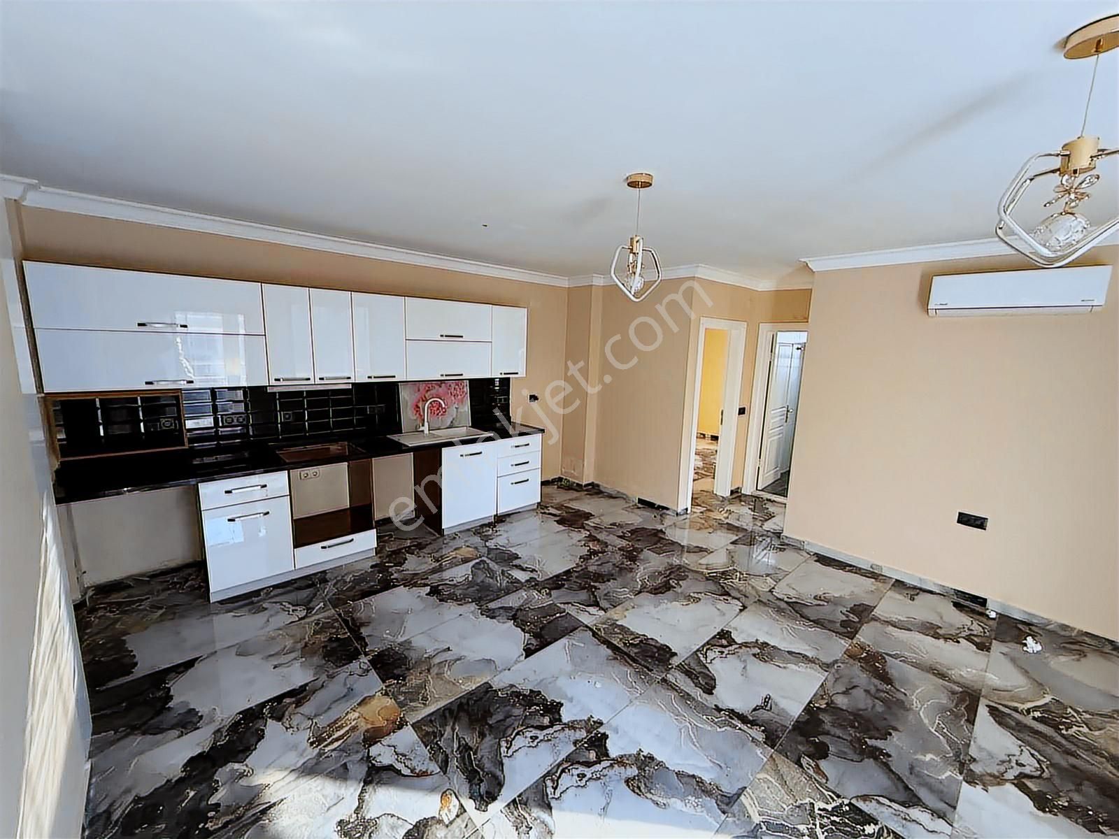 Kuşadası Merkeze Yakın Havuzlu Site Ekstralı Arakat 3+1 Satılık - Görsel 2