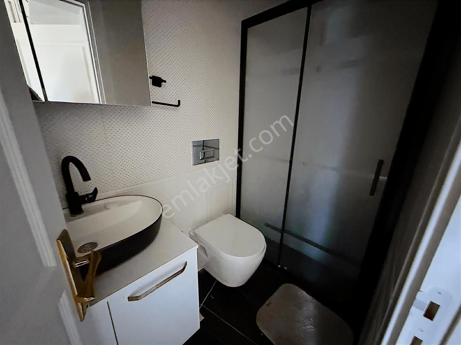 Kuşadası Merkeze Yakın Havuzlu Site Ekstralı Arakat 3+1 Satılık - Görsel 9