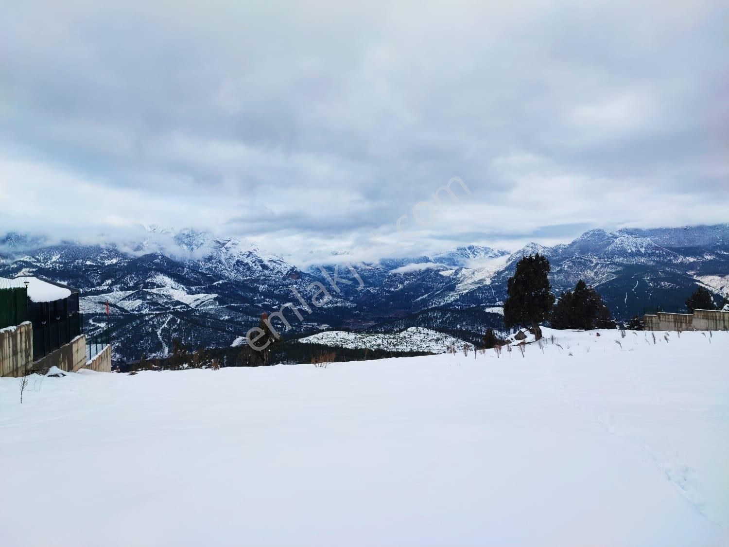 Kar Emlaktan Yenikonacık Bozkırlı Mevkiinde Uç 1 Dönüm Satılık Arsa - Görsel 4