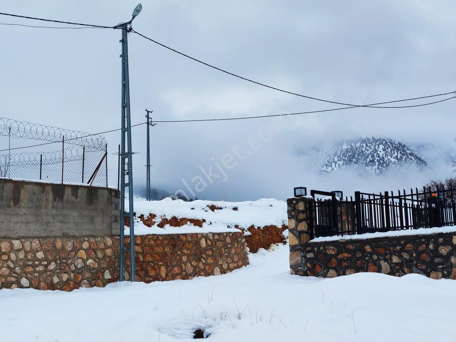 Kar Emlaktan Yenikonacık Bozkırlı Mevkiinde Uç 1 Dönüm Satılık Arsa - Görsel 6