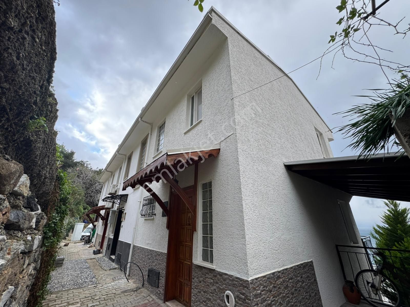 Mudanya Halitpaşa Mahallesinde Deniz Manzaralı Satılık Villa