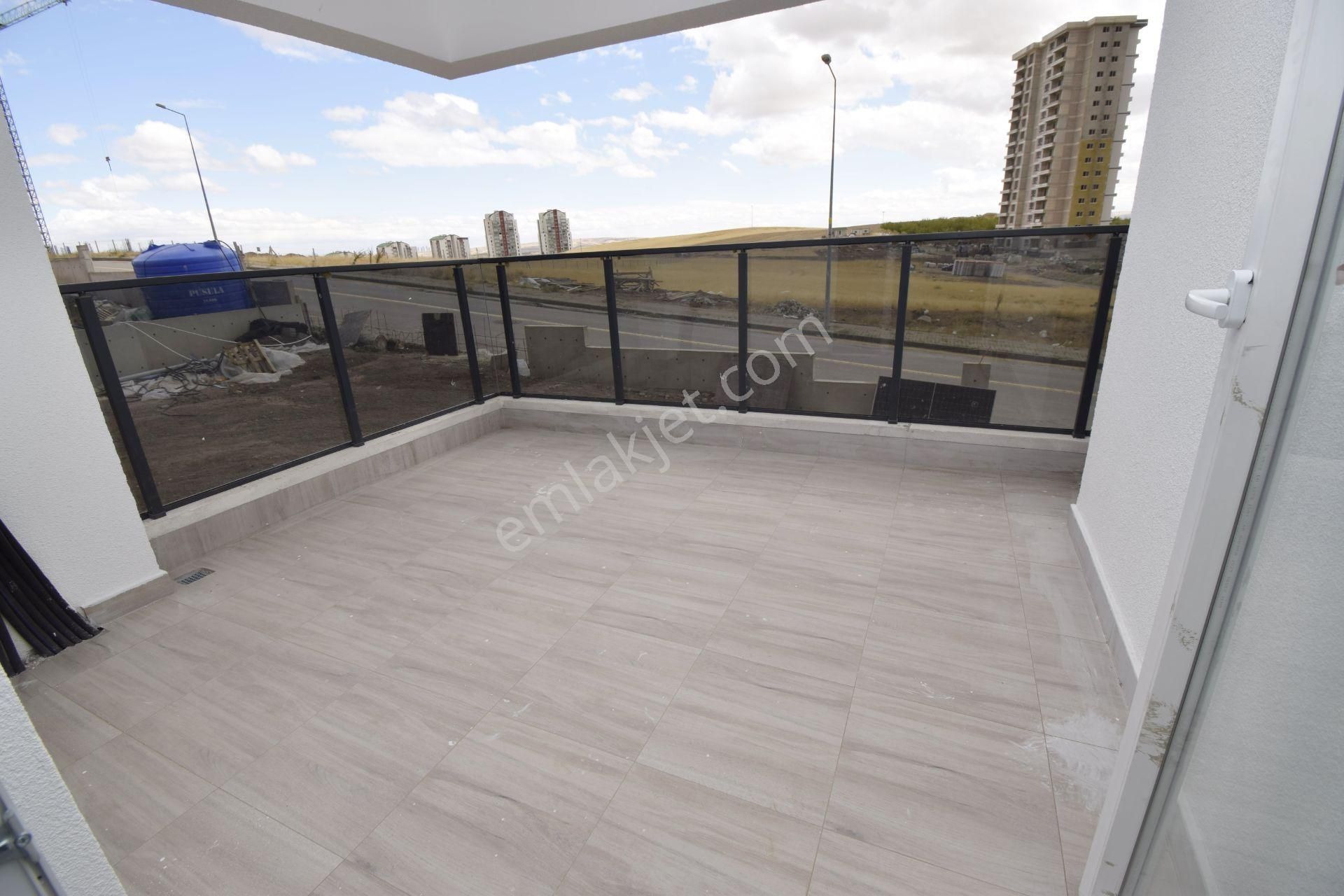 Turyap Yapracık'tan Geniş Balkonlu Ulaşım Yanı İskanlı 2+1 Daire - Görsel 8