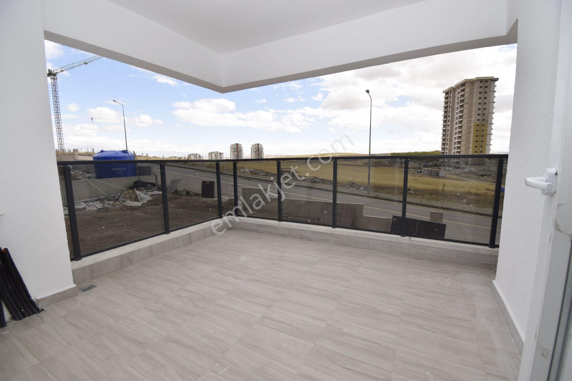 Turyap Yapracık'tan Geniş Balkonlu Ulaşım Yanı İskanlı 2+1 Daire - Görsel 7