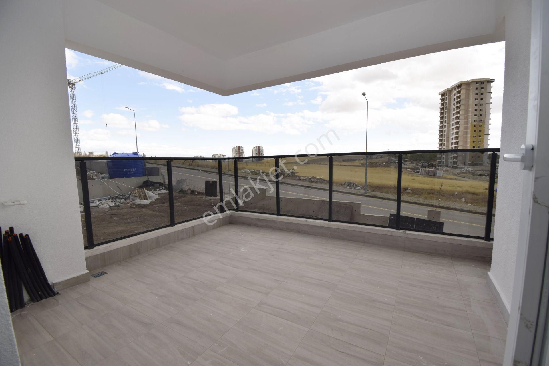 Turyap Yapracık'tan Geniş Balkonlu Ulaşım Yanı İskanlı 2+1 Daire - Görsel 5