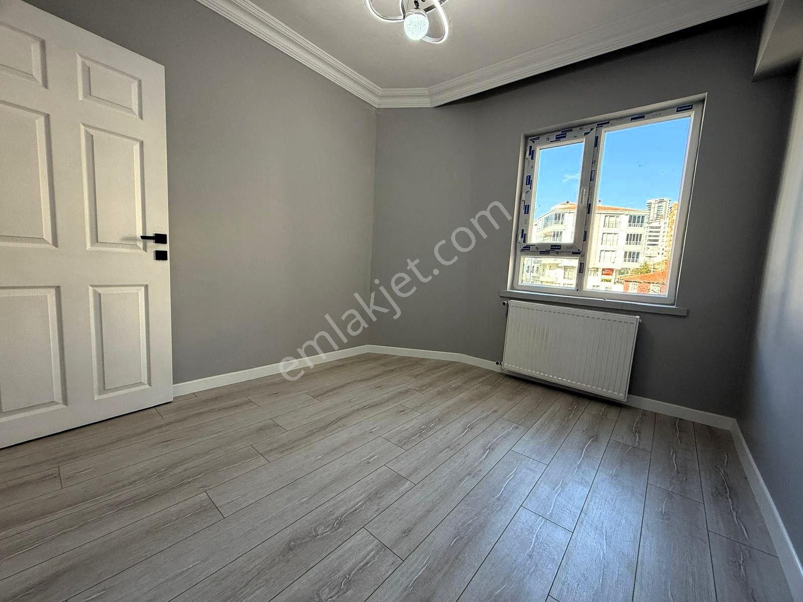 Kariyerden Ayvalı'da Asansölülüxyapılı Ara Katta 3+1 Daire - Görsel 28