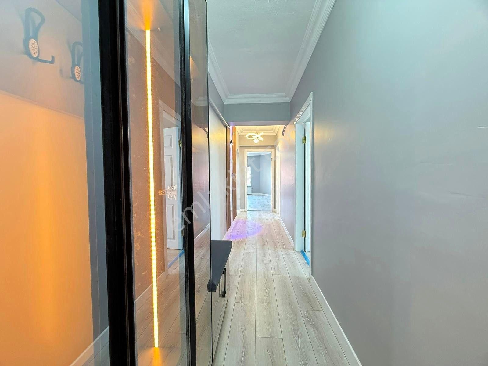 Kariyerden Ayvalı'da Asansölülüxyapılı Ara Katta 3+1 Daire - Görsel 16