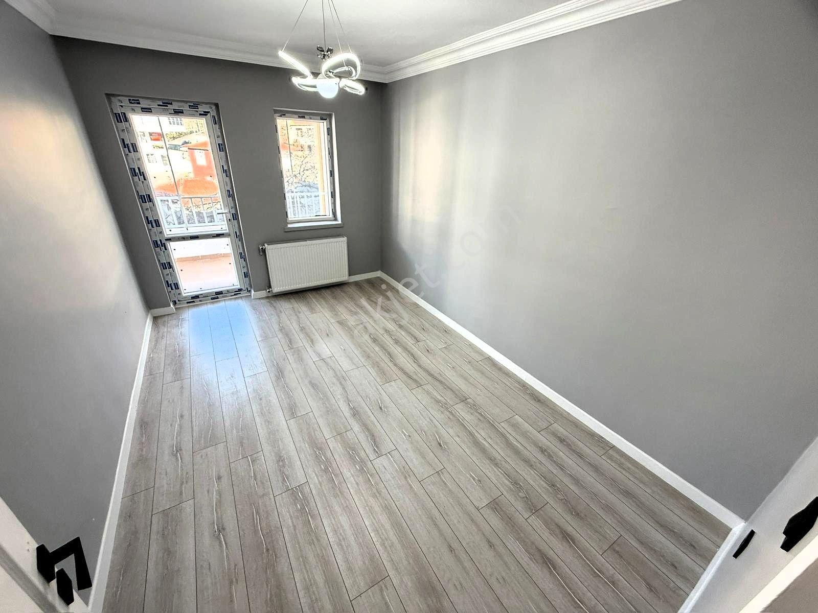 Kariyerden Ayvalı'da Asansölülüxyapılı Ara Katta 3+1 Daire - Görsel 19