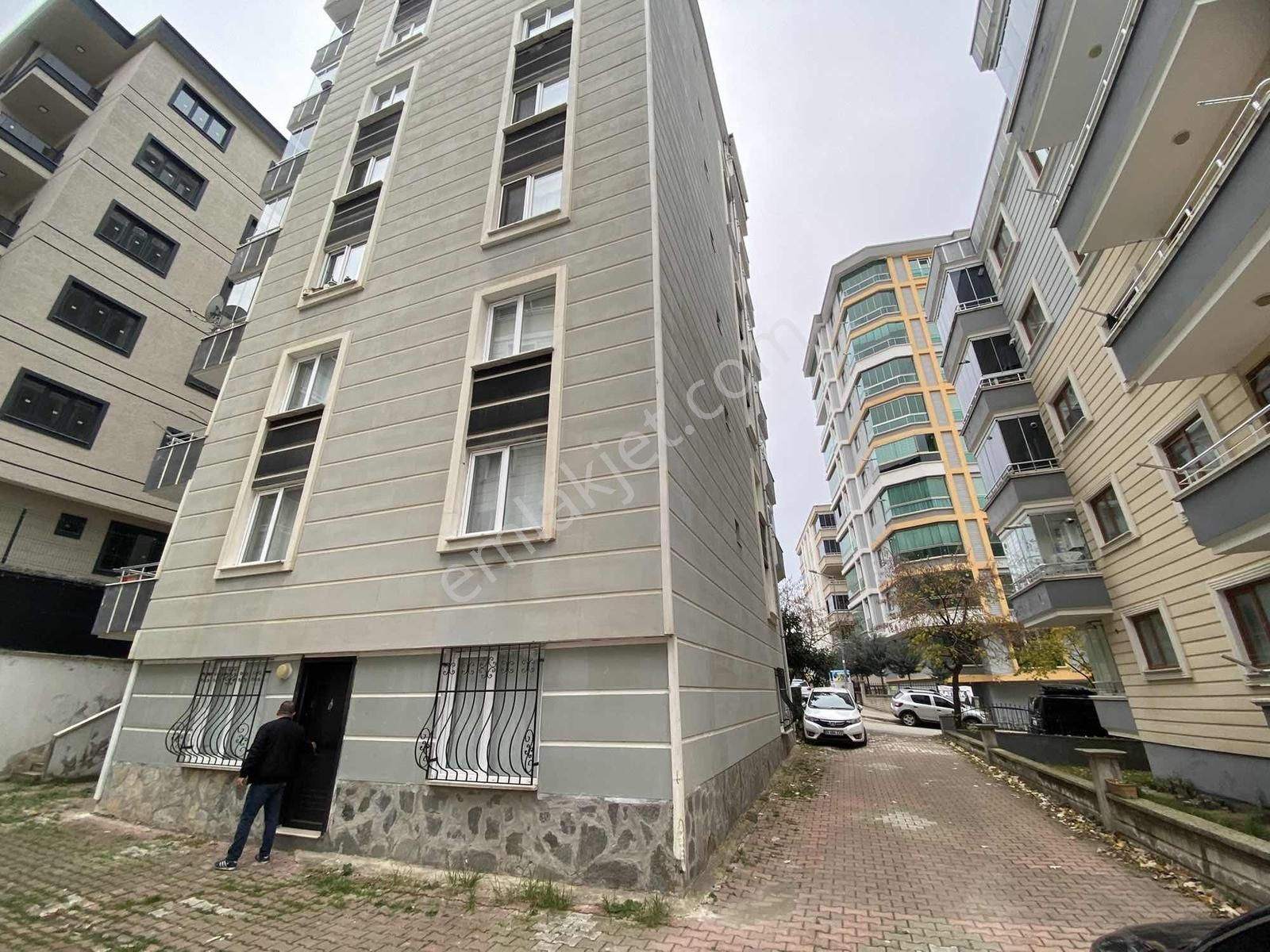 Ömürevleri Cağaloğluna Yakın 3+0 Daire - Görsel 18