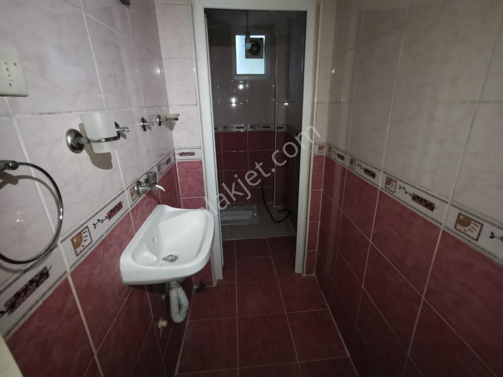 2+1 Kullanışlı Daire Kasım Efendi Caddesinde - Görsel 5