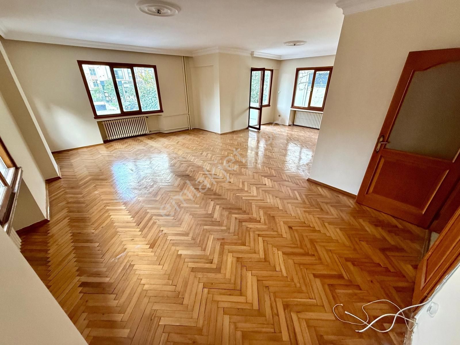 Utkudan Göztepede Bağdat Cad. Yakın 140 M2 Satılık Balkonlu 4+1 - Görsel 2