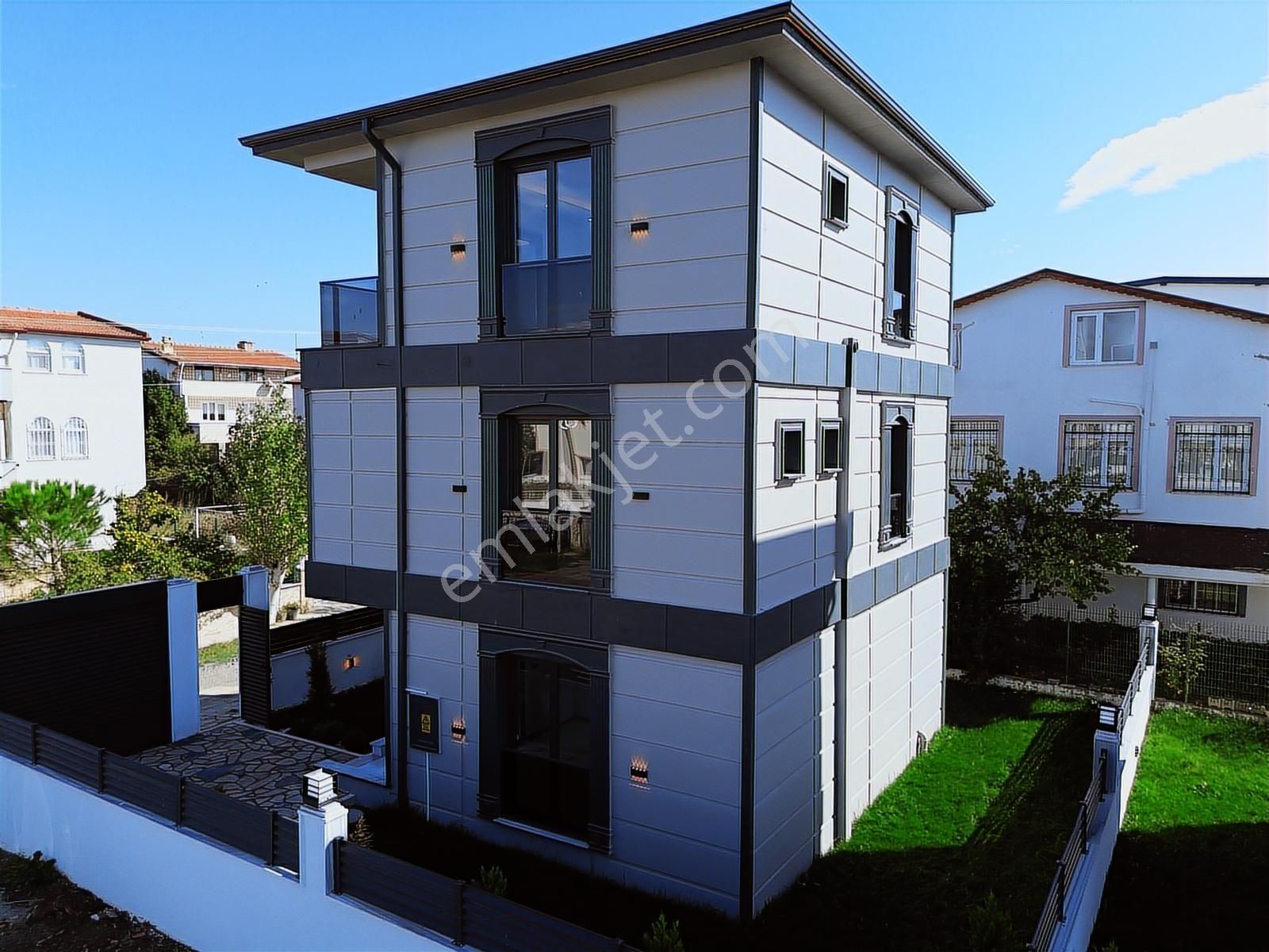 Tekirdağ Yeniçiftlik'te Denize 200 Mt Mesafede Müstakil Villa